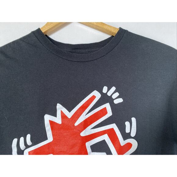 Genuine Licensed Keith Haring Red Dancing Dog Black T-Shirt Men's Medium 38-40 - Picture 3 of 7